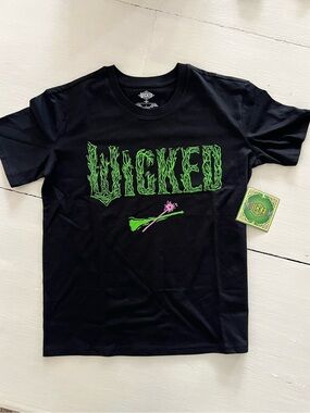 NWT Wicked Movie Graphic T-Shirt Women’s Small Black Universal Studios